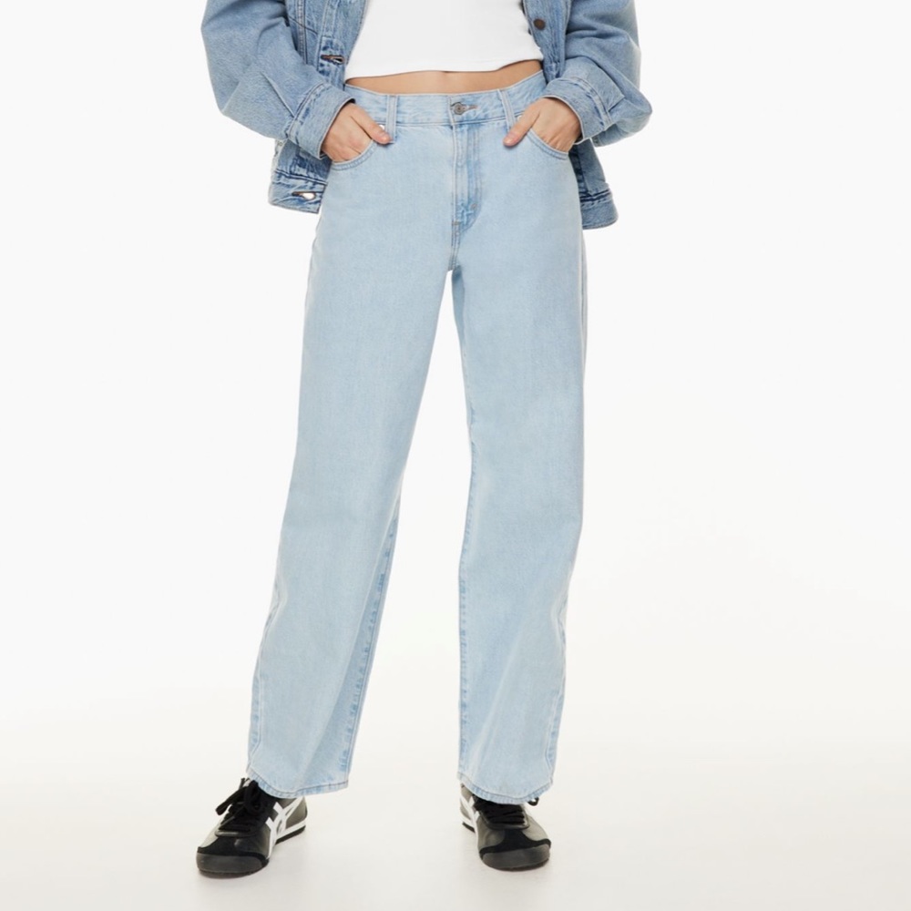 Aritzia Levi’s Baggy Dad Jeans - Picture 1 of 10